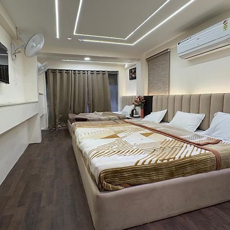 Hotel Anantshree ウッジャイン エクステリア 写真