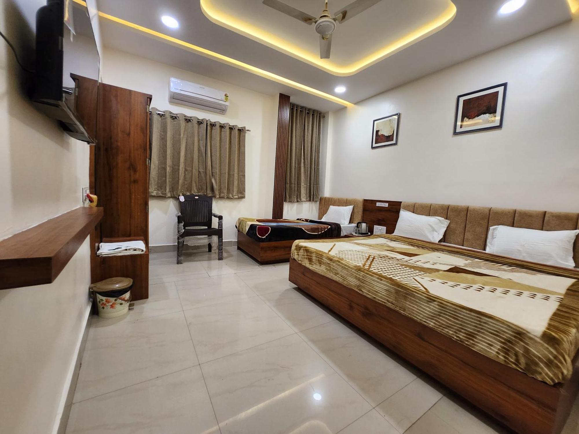 Hotel Anantshree ウッジャイン エクステリア 写真