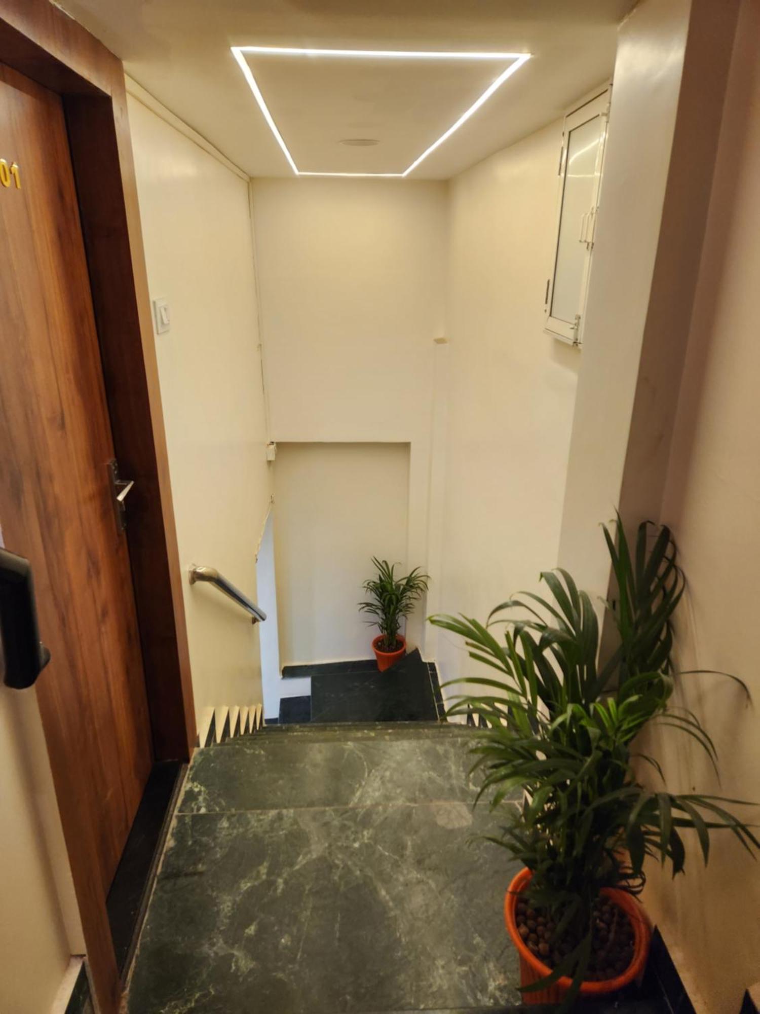 Hotel Anantshree ウッジャイン エクステリア 写真
