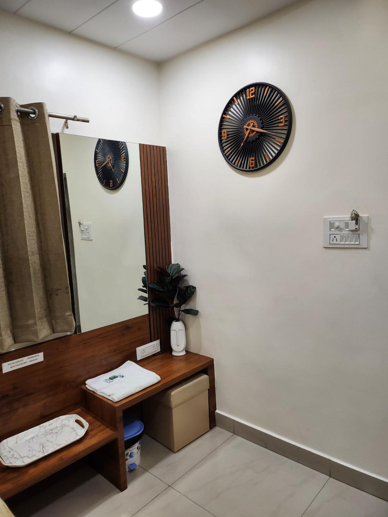 Hotel Anantshree ウッジャイン エクステリア 写真