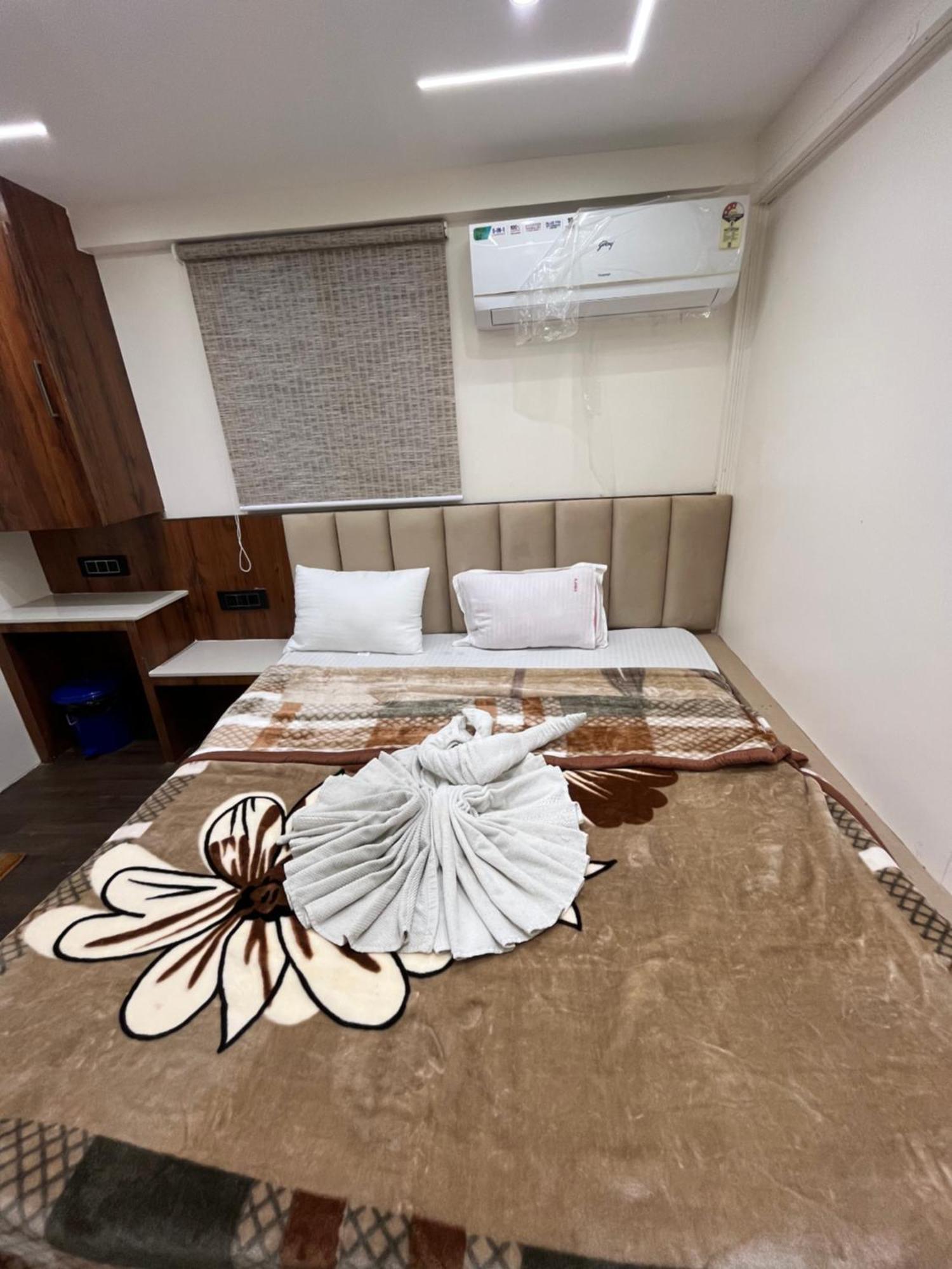 Hotel Anantshree ウッジャイン エクステリア 写真