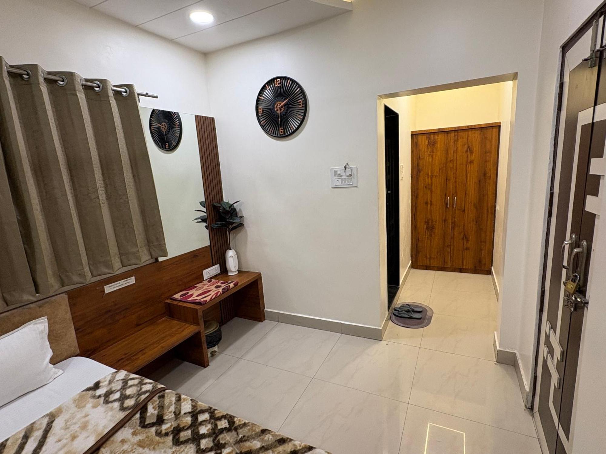 Hotel Anantshree ウッジャイン エクステリア 写真